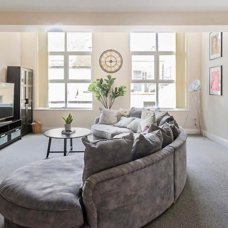 Beautiful 2 Bed Apartment Just Steps To The Beach Уеймут Екстериор снимка