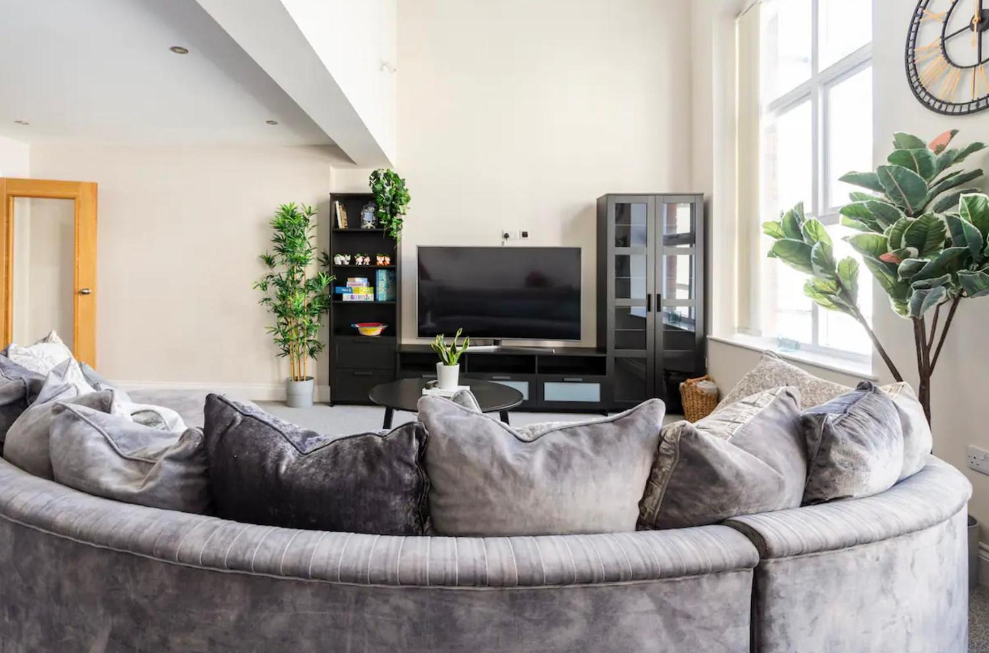 Beautiful 2 Bed Apartment Just Steps To The Beach Уеймут Екстериор снимка