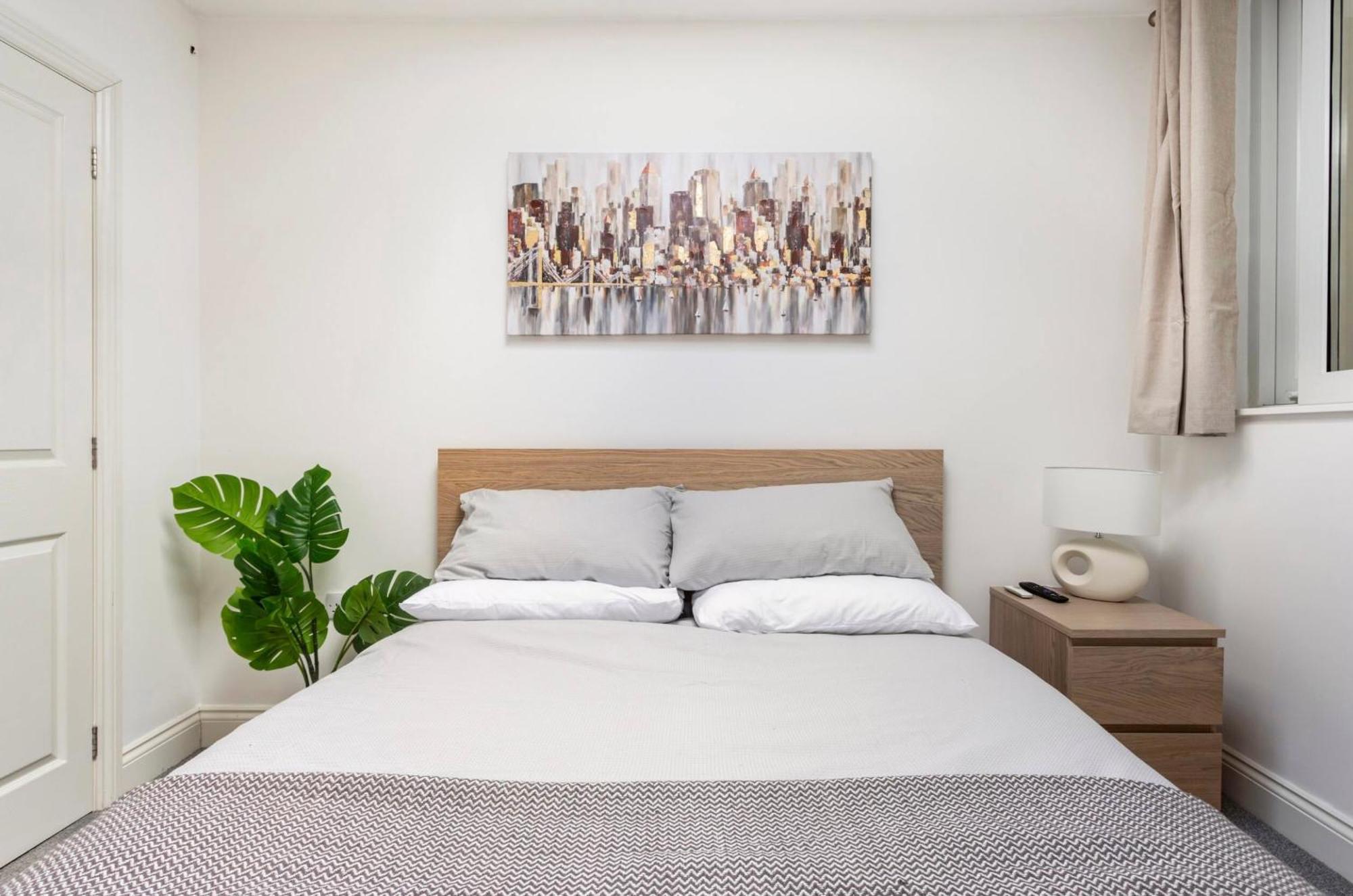 Beautiful 2 Bed Apartment Just Steps To The Beach Уеймут Екстериор снимка
